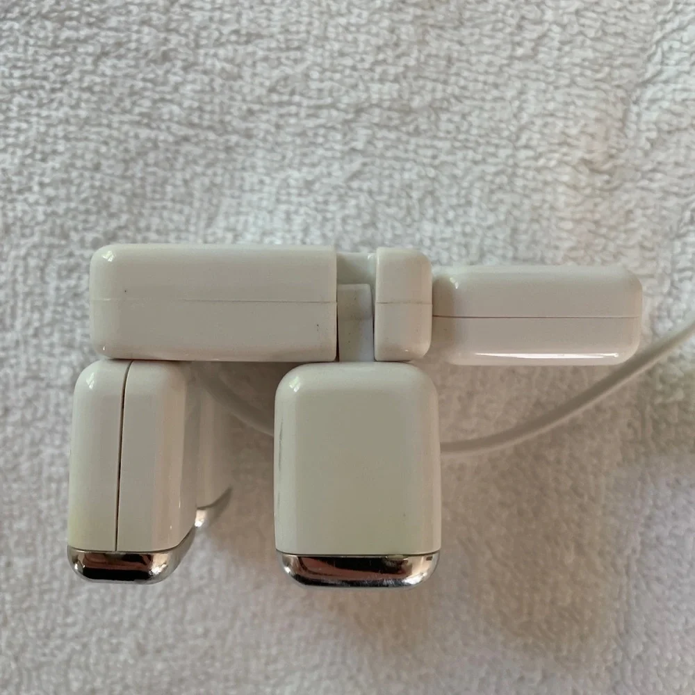 PWC 4 Port USB 2.0 High Speed Hub for PC Laptop Doll Man White